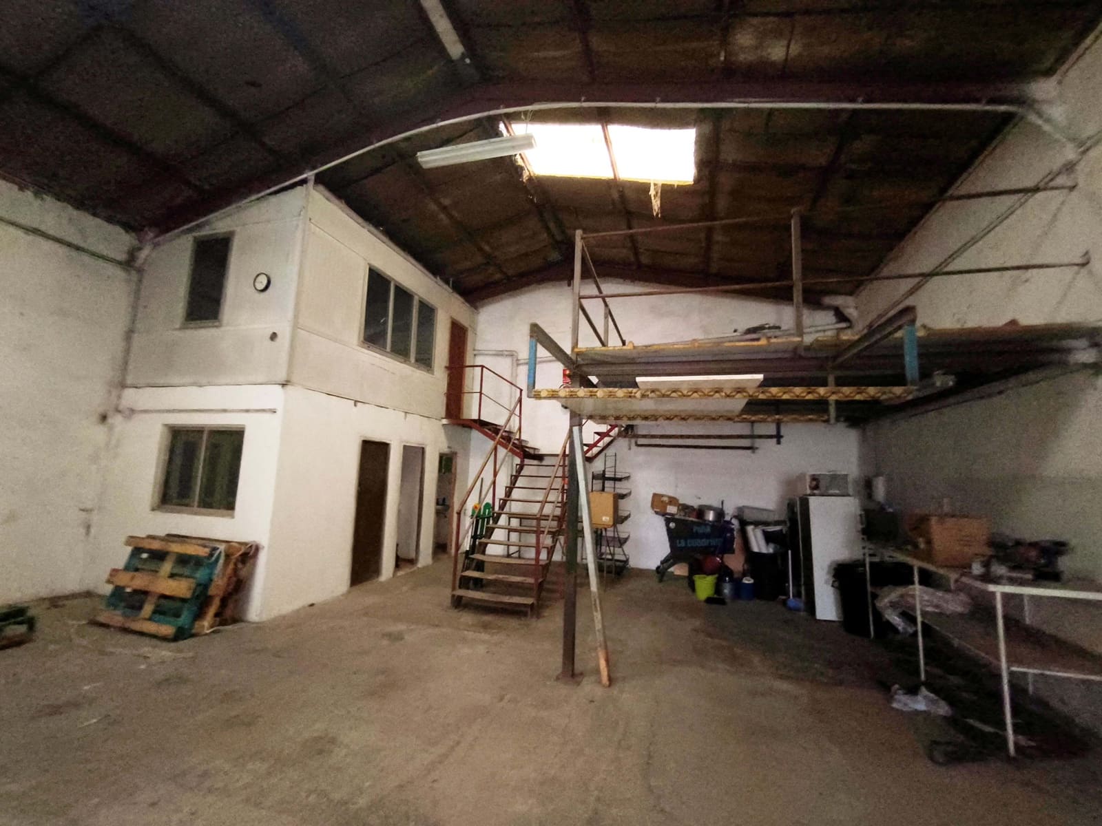 Kommersiell til salgs i Leon by - € 150 000 (Ref: 9988532)