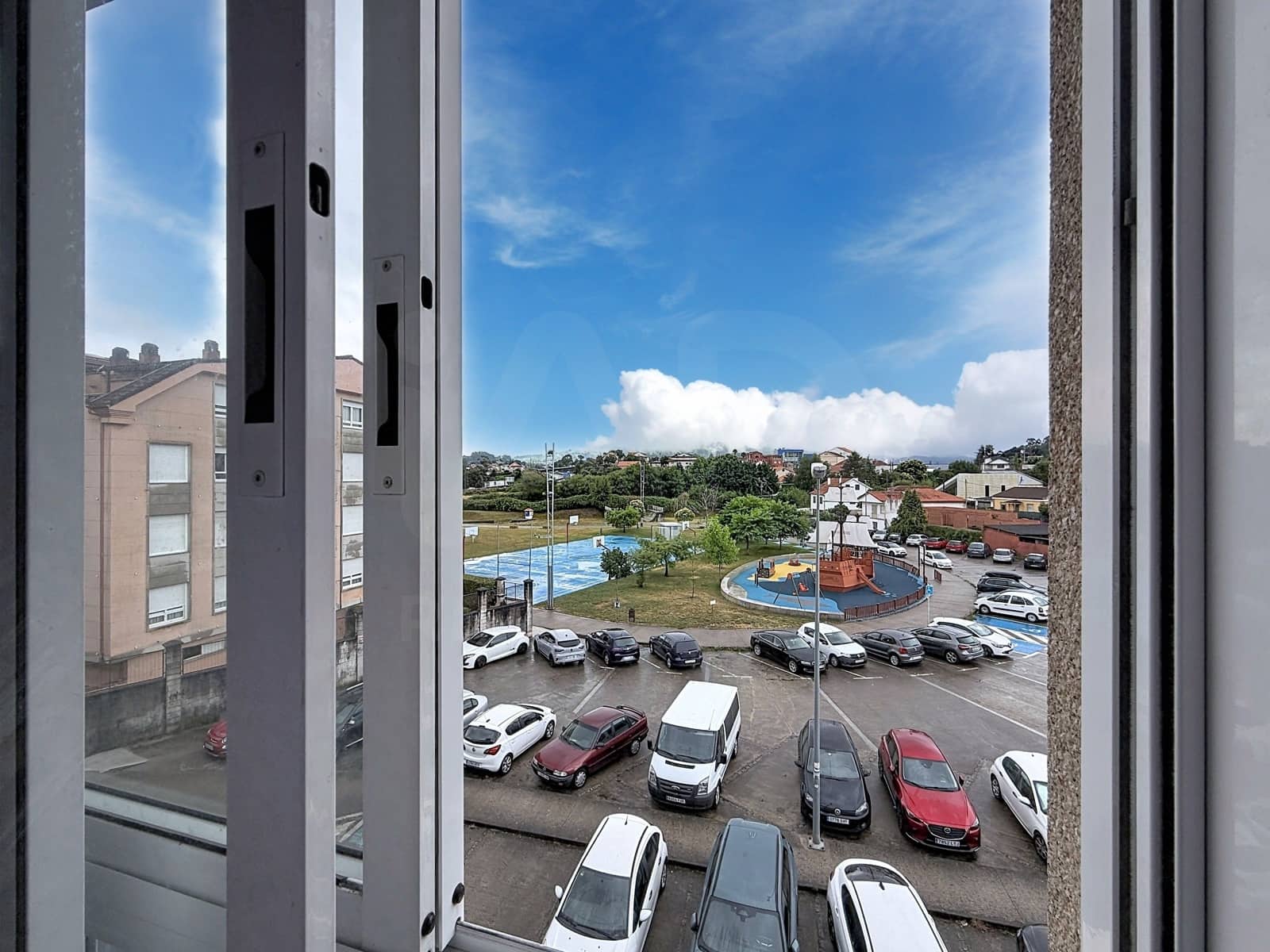 Apartamento de 3 habitaciones en Pontevedra ciudad en venta - 215.000 € (Ref: 9988533)