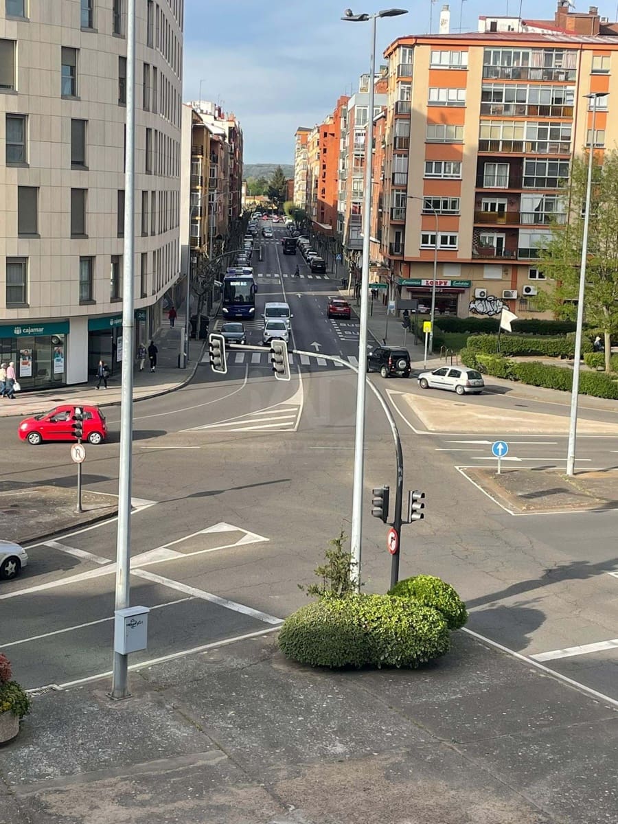 3 slaapkamer Appartement te koop in Leon stad - € 215.000 (Ref: 9988536)