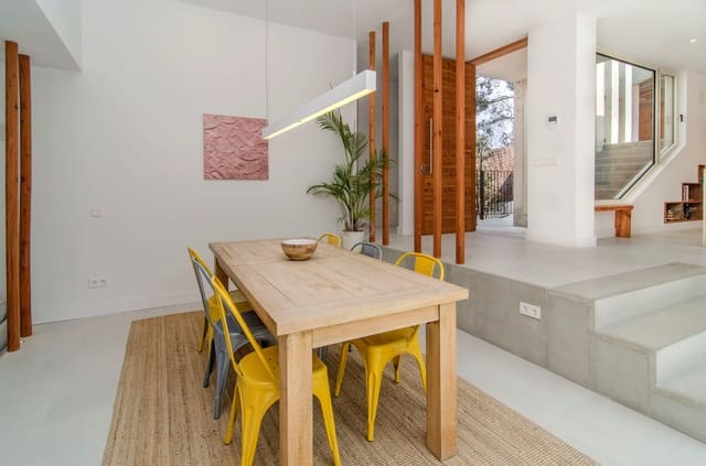 5 soveværelse Byhus til salg i Sant Pere de Ribes med swimmingpool garage - € 1.295.000 (Ref: 9988538)