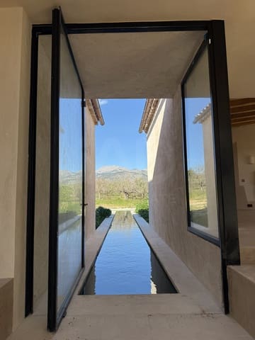 Casa de 4 habitaciones en Selva en venta con piscina - 2.900.000 € (Ref: 9988540)
