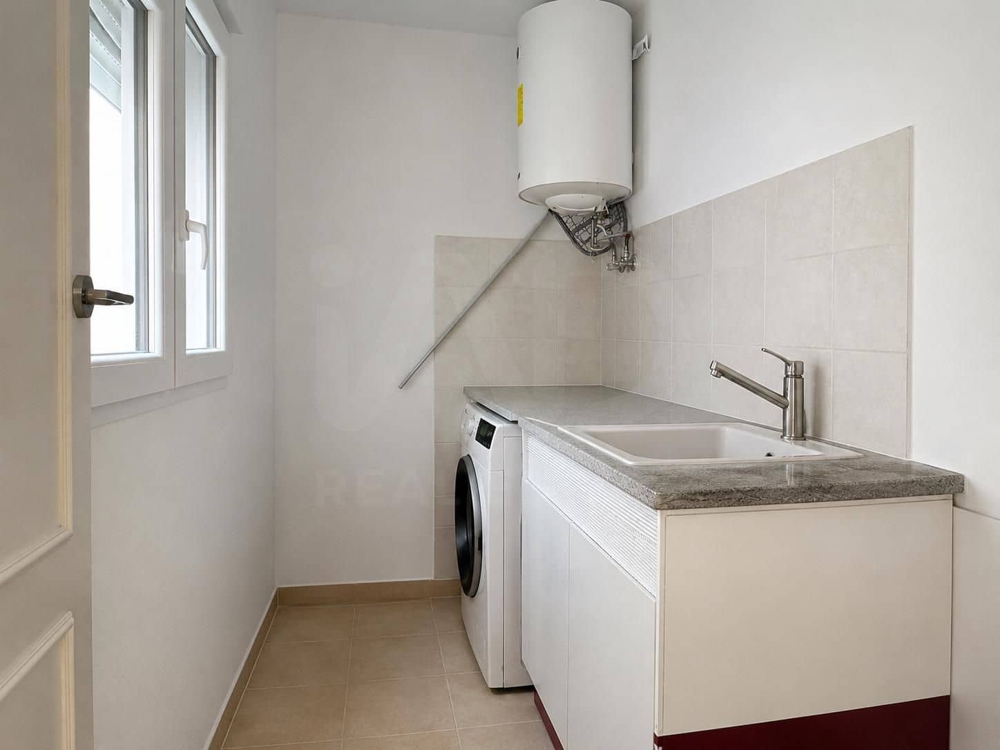 3 slaapkamer Appartement te koop in Valencia stad - € 190.000 (Ref: 9988541)