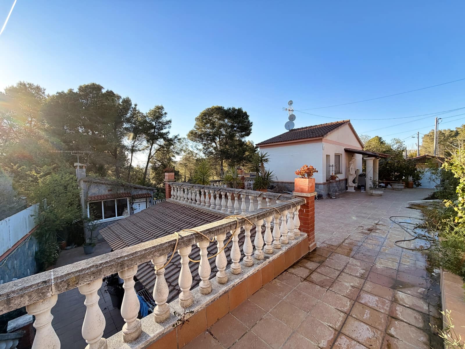 3 bedroom Townhouse for sale in Barcelona city with pool - € 240,000 (Ref: 9988543)
