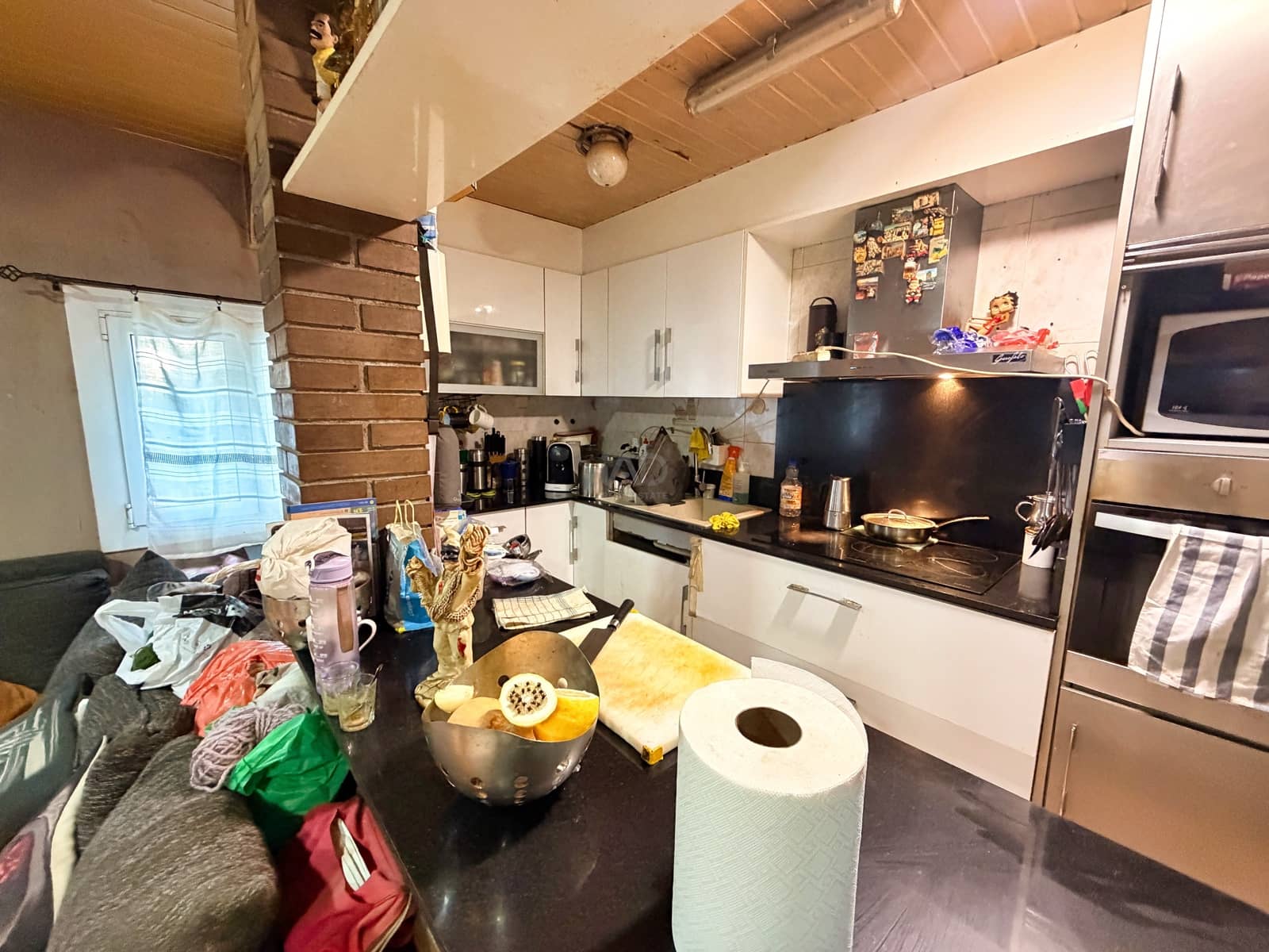 3 bedroom Townhouse for sale in Barcelona city with pool - € 240,000 (Ref: 9988543)