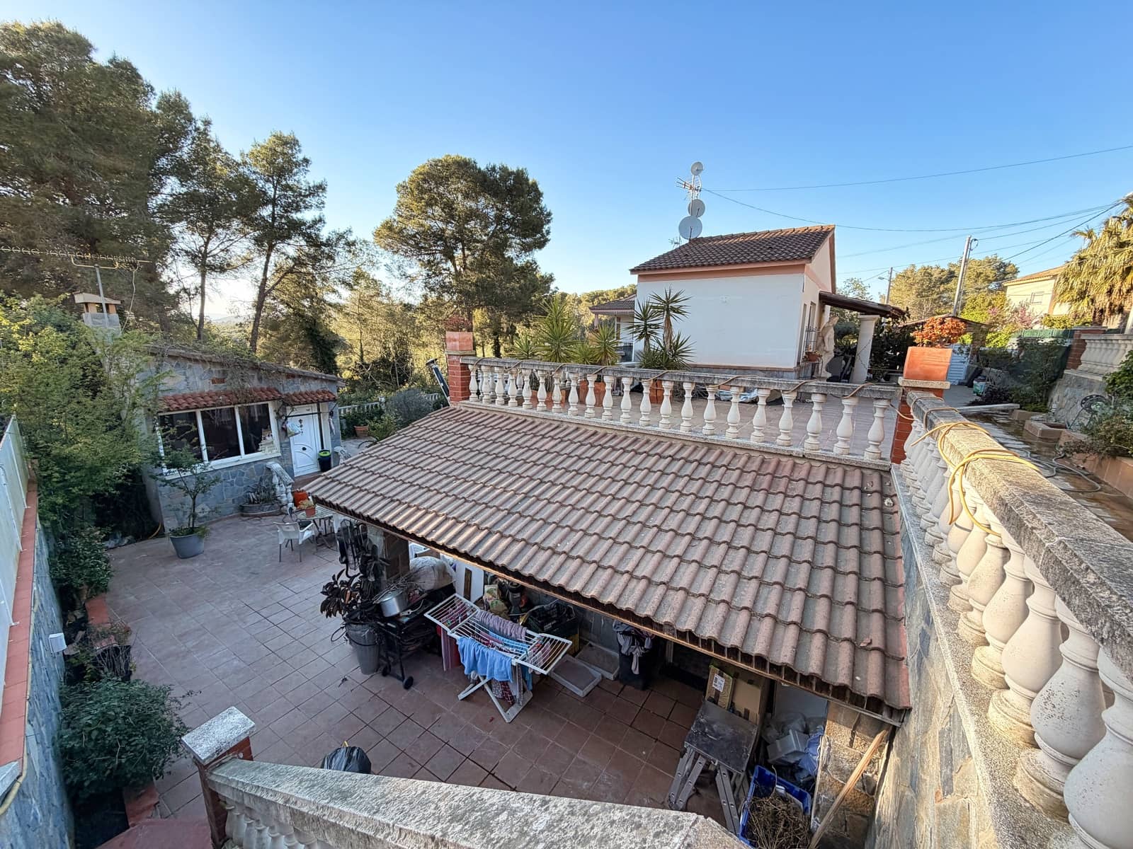 3 bedroom Townhouse for sale in Barcelona city with pool - € 240,000 (Ref: 9988543)