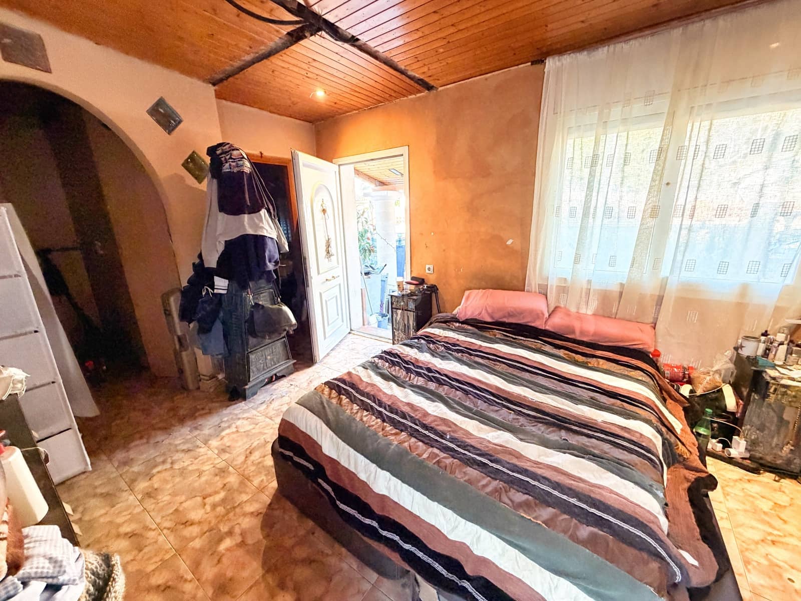 3 bedroom Townhouse for sale in Barcelona city with pool - € 240,000 (Ref: 9988543)