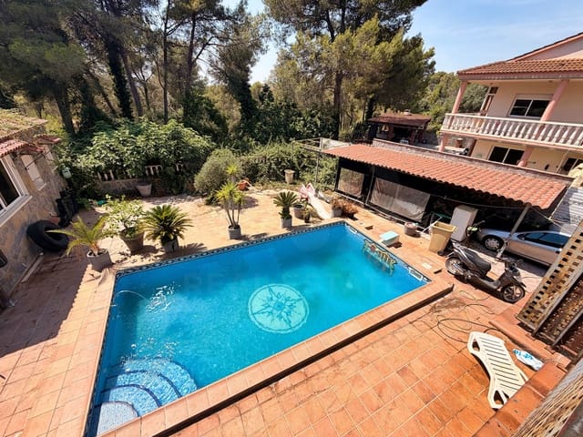 3 soverom Hus til salgs i Barcelona by med svømmebasseng - € 240 000 (Ref: 9988543)