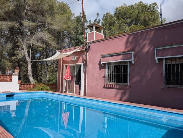 3 soverom Hus til salgs i Vilanova i la Geltrú med svømmebasseng garasje - € 239 000 (Ref: 9988547)