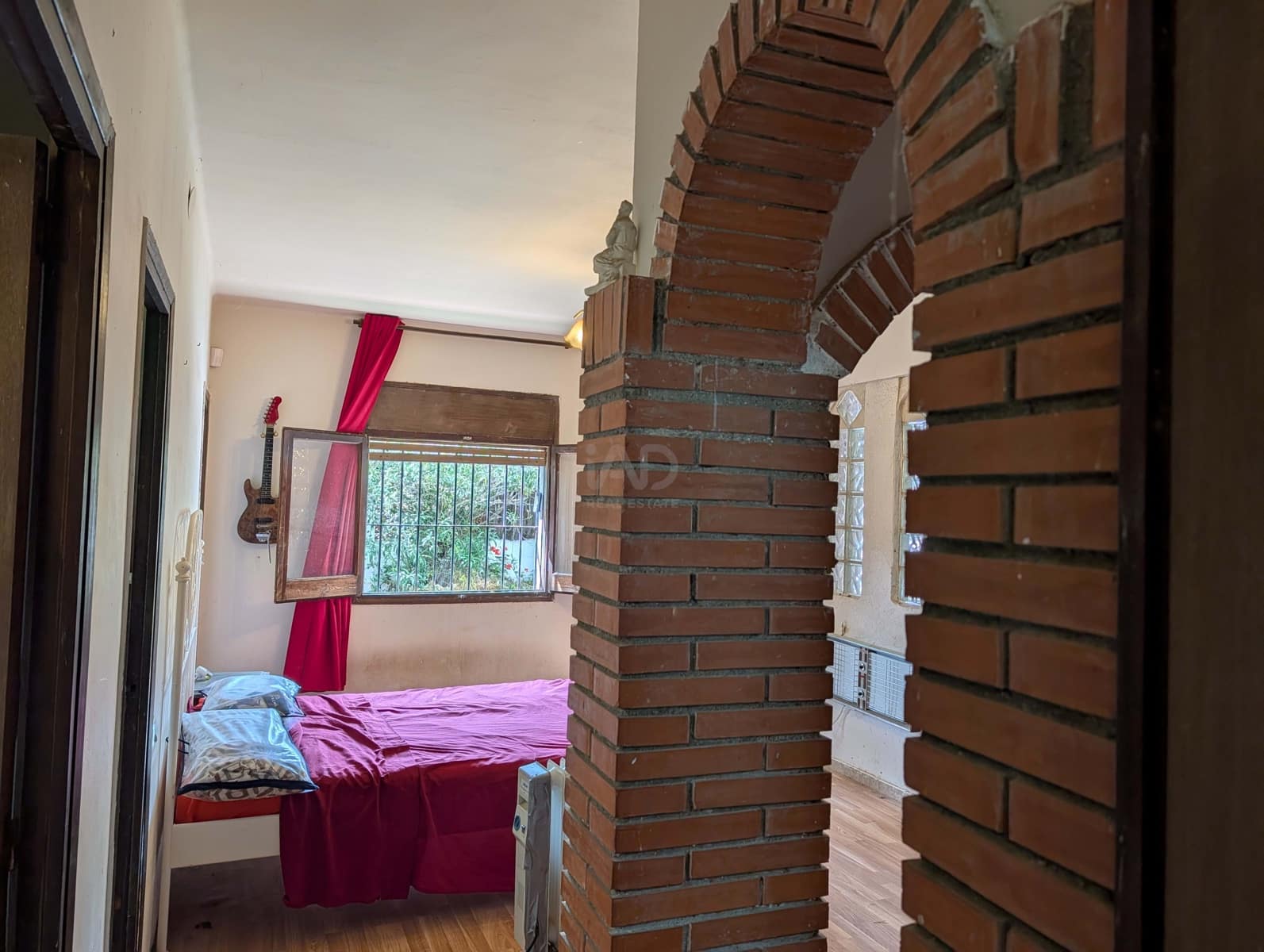 Casa de 3 habitaciones en Barcelona ciudad en venta con piscina garaje - 239.000 € (Ref: 9988547)