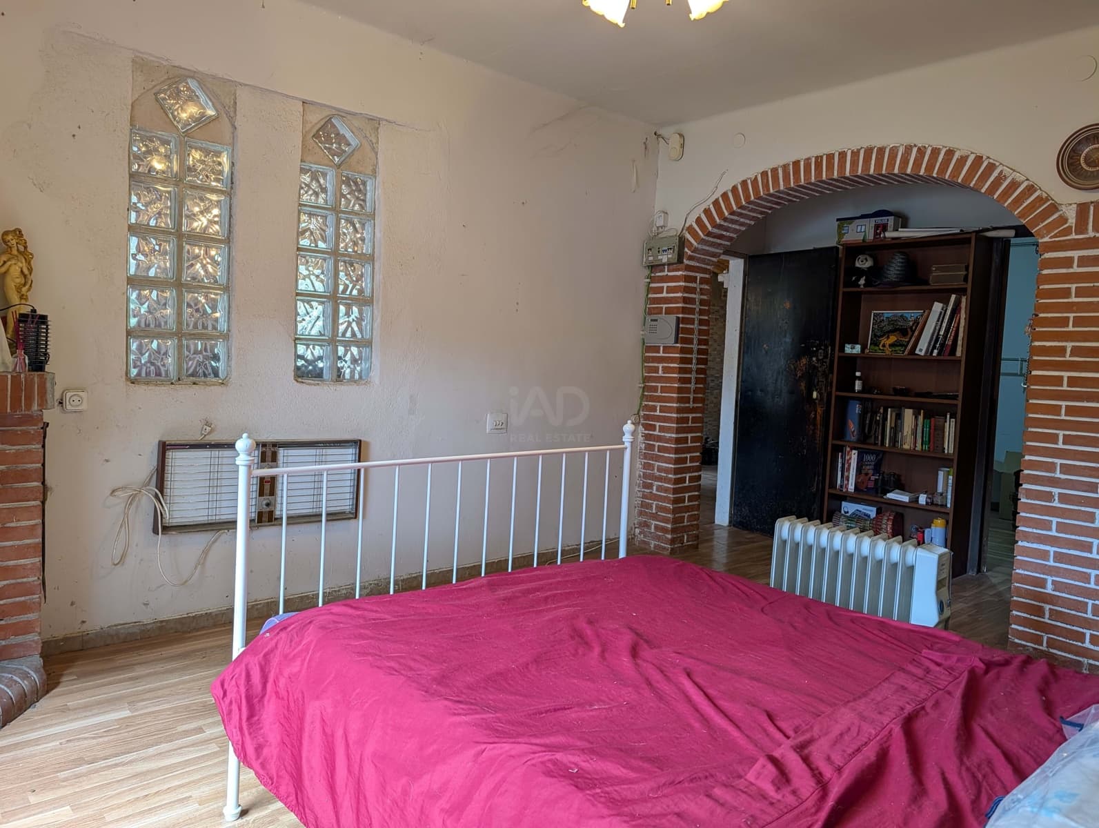 Casa de 3 habitaciones en Barcelona ciudad en venta con piscina garaje - 239.000 € (Ref: 9988547)
