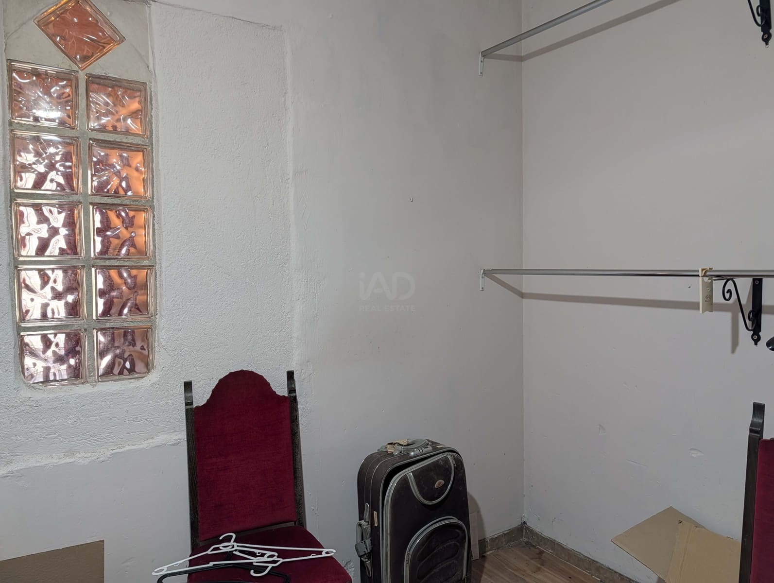 Casa de 3 habitaciones en Barcelona ciudad en venta con piscina garaje - 239.000 € (Ref: 9988547)