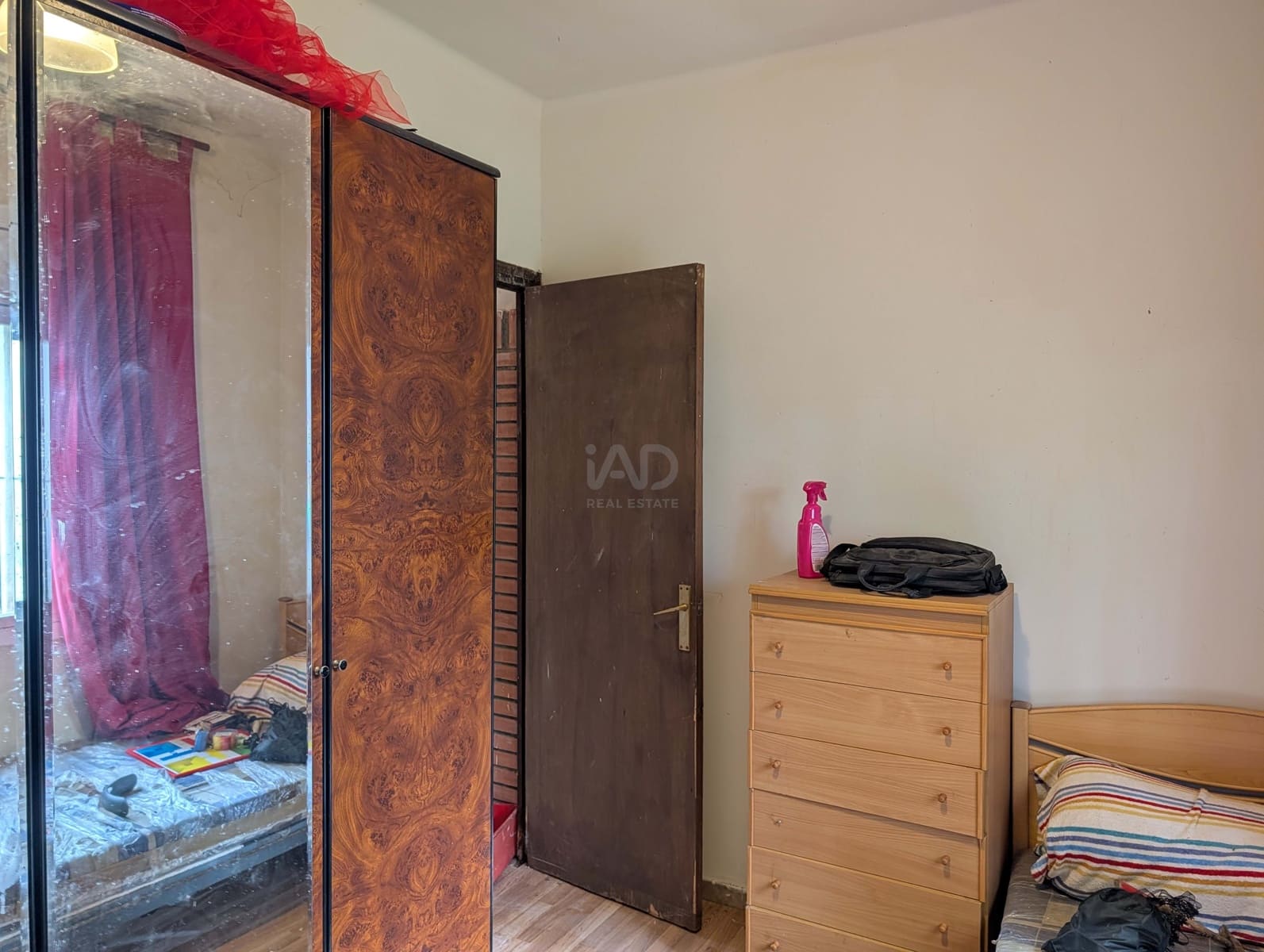 Casa de 3 habitaciones en Barcelona ciudad en venta con piscina garaje - 239.000 € (Ref: 9988547)