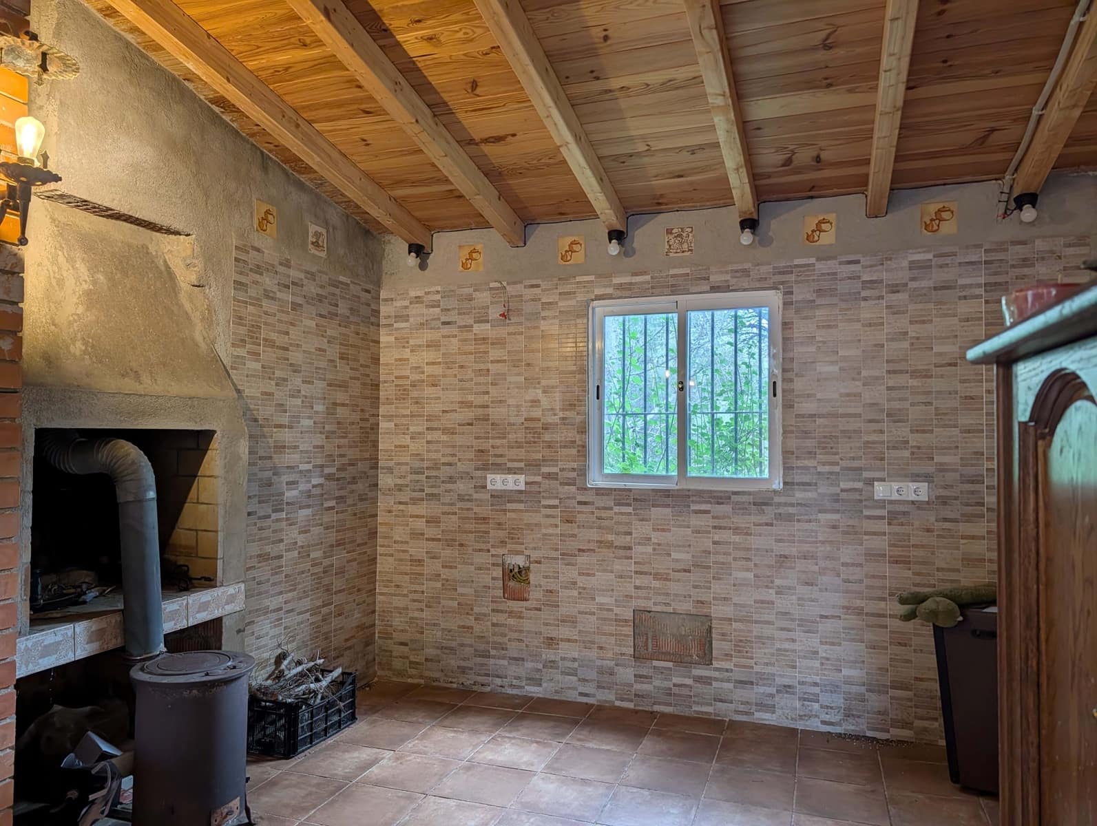 Casa de 3 habitaciones en Barcelona ciudad en venta con piscina garaje - 239.000 € (Ref: 9988547)