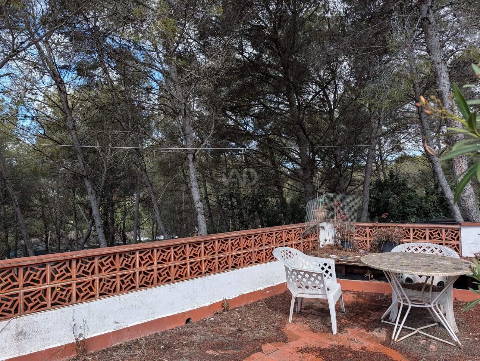 Casa de 3 habitaciones en Barcelona ciudad en venta con piscina garaje - 239.000 € (Ref: 9988547)