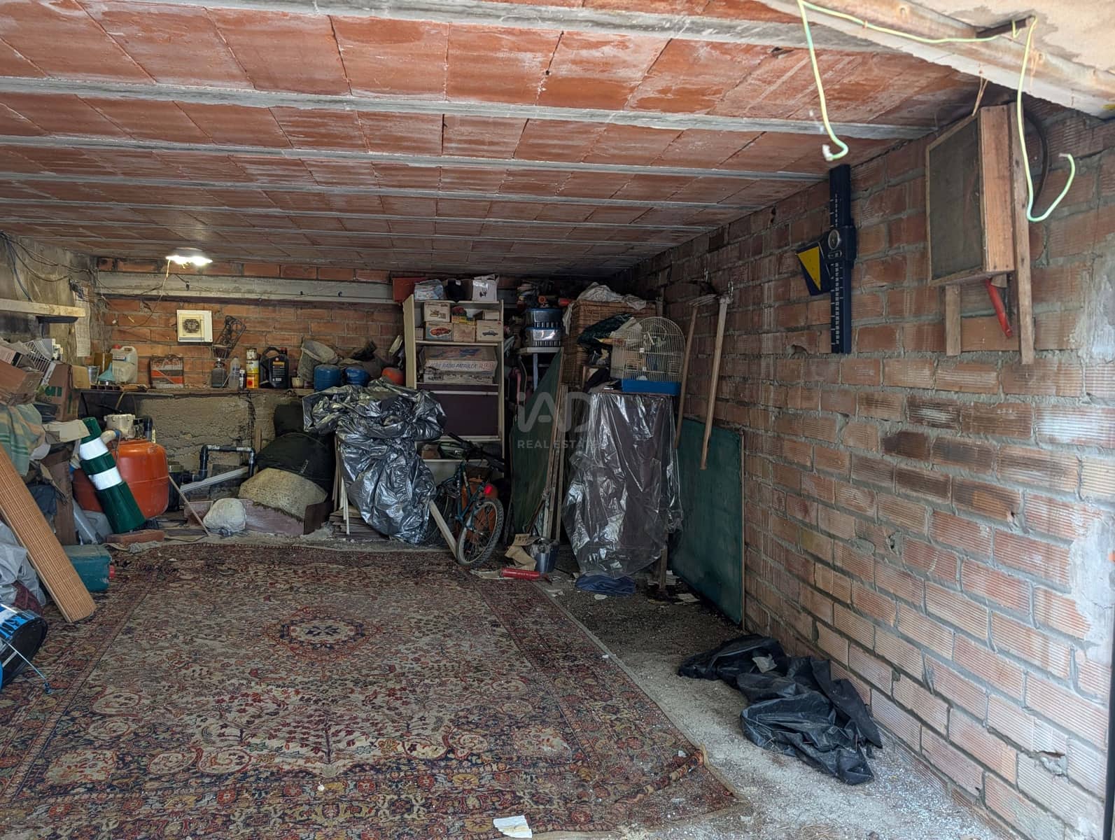 Casa de 3 habitaciones en Barcelona ciudad en venta con piscina garaje - 239.000 € (Ref: 9988547)