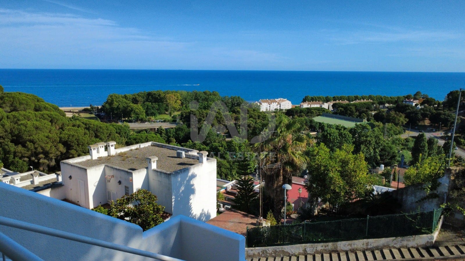 4 soverom Hus til salgs i Barcelona by med garasje - € 499 000 (Ref: 9988548)