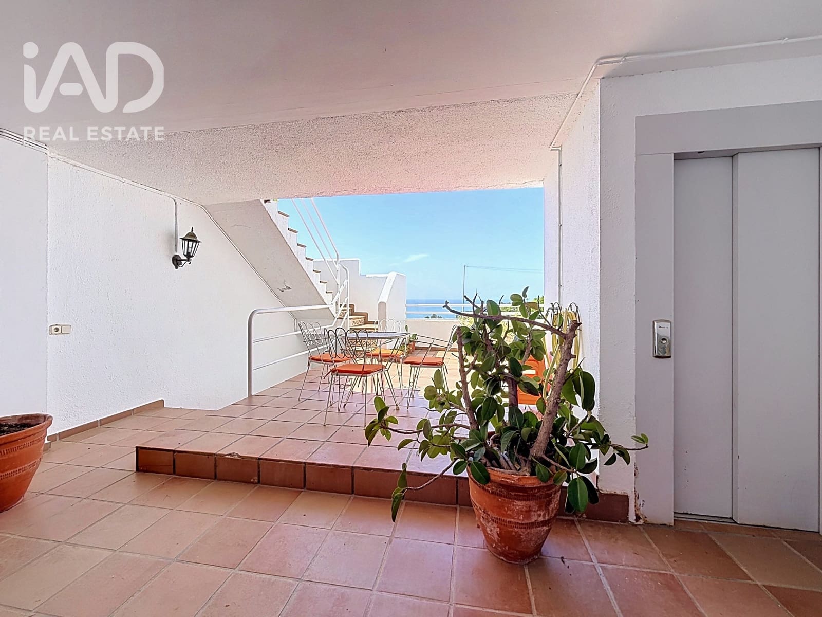 4 soverom Hus til salgs i Barcelona by med garasje - € 499 000 (Ref: 9988548)