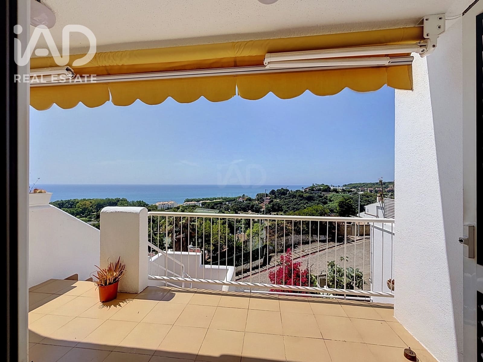 4 soverom Hus til salgs i Barcelona by med garasje - € 499 000 (Ref: 9988548)