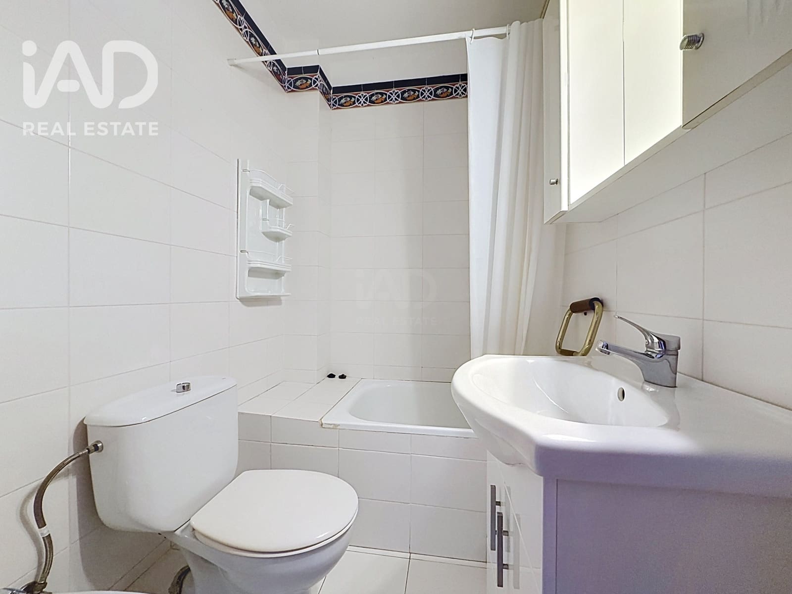 4 soverom Hus til salgs i Barcelona by med garasje - € 499 000 (Ref: 9988548)