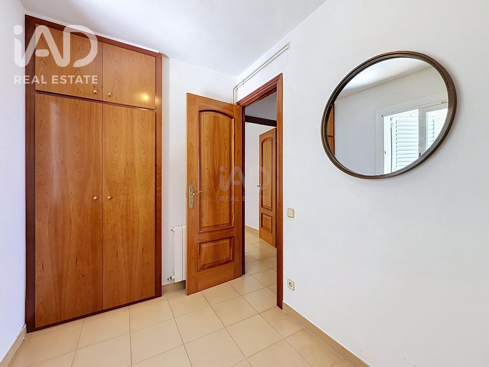 4 soverom Hus til salgs i Barcelona by med garasje - € 499 000 (Ref: 9988548)