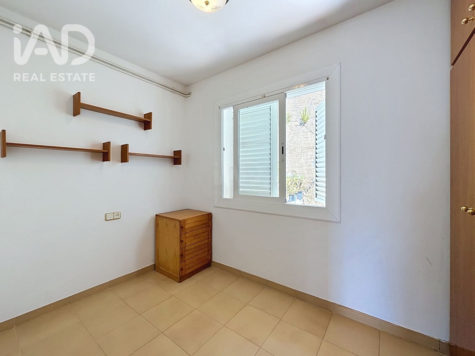 4 soverom Hus til salgs i Barcelona by med garasje - € 499 000 (Ref: 9988548)