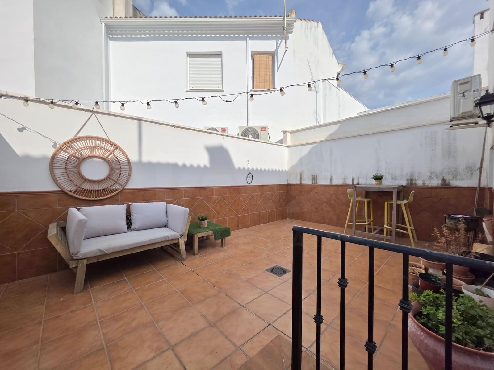 4 soverom Rekkehus til salgs i Cordoba by med garasje - € 160 000 (Ref: 9988549)
