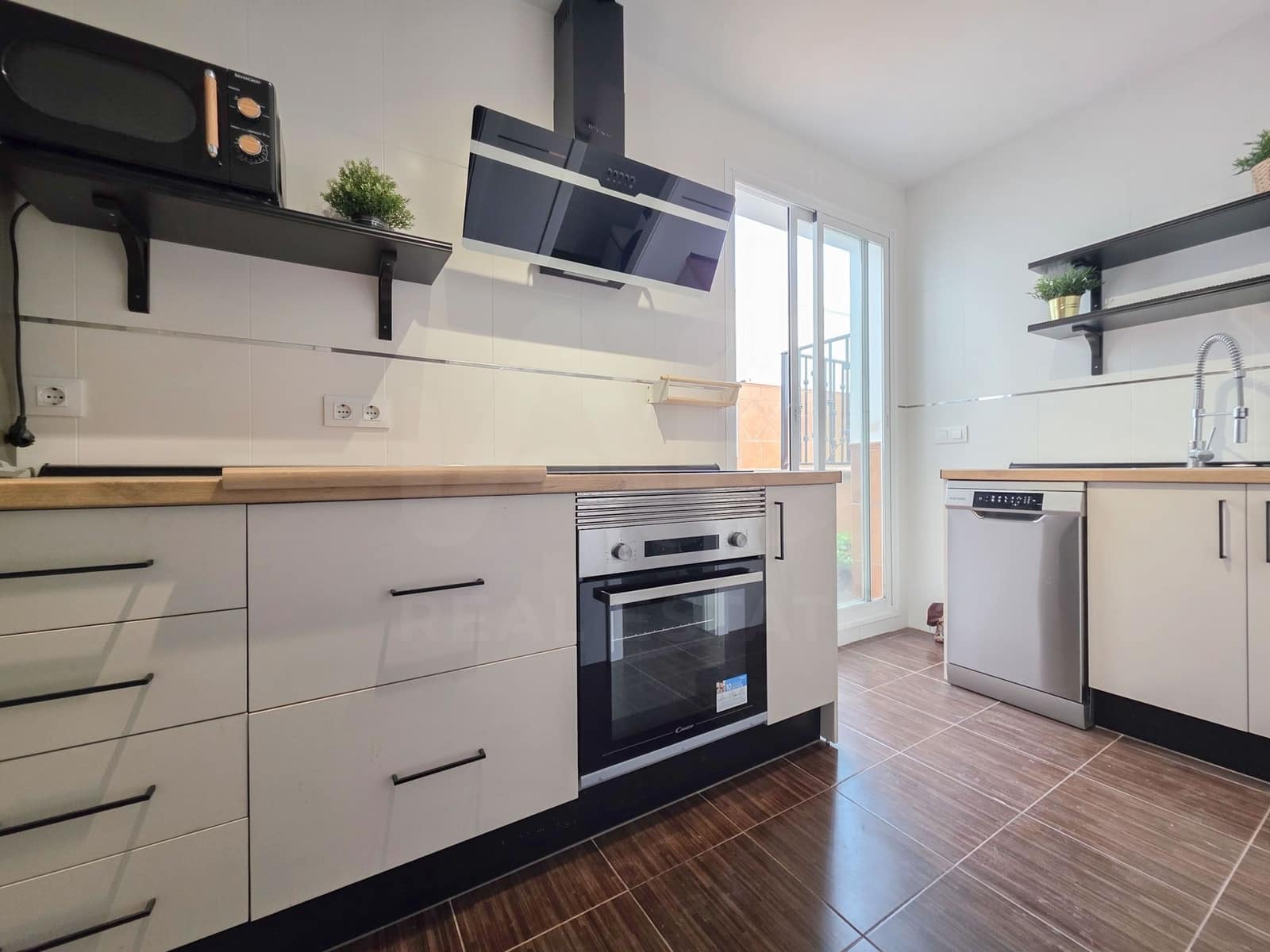 4 soverom Rekkehus til salgs i Cordoba by med garasje - € 160 000 (Ref: 9988549)