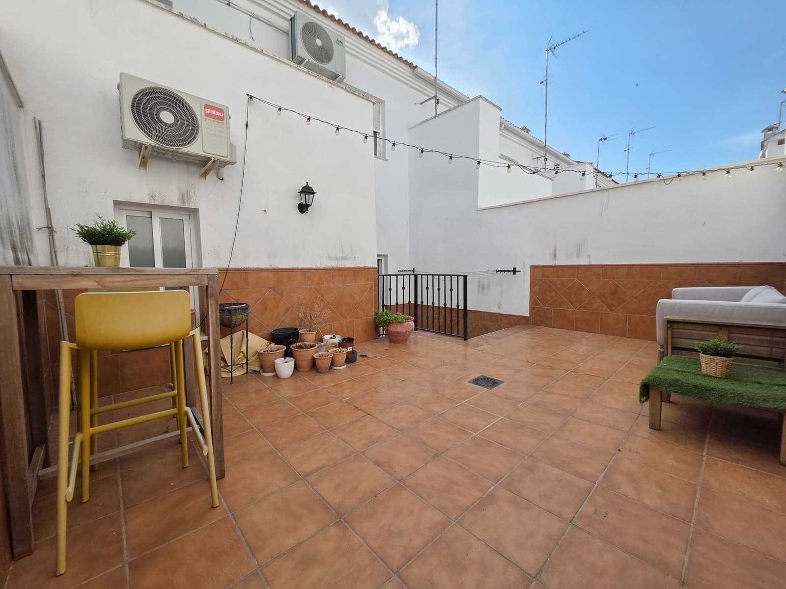 4 soverom Rekkehus til salgs i Cordoba by med garasje - € 160 000 (Ref: 9988549)
