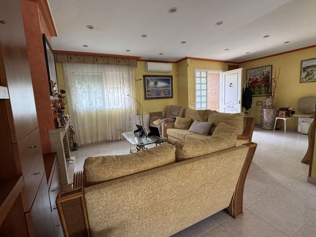 3 soverom Hus til salgs i Sant Vicenç de Montalt med garasje - € 695 000 (Ref: 9988551)
