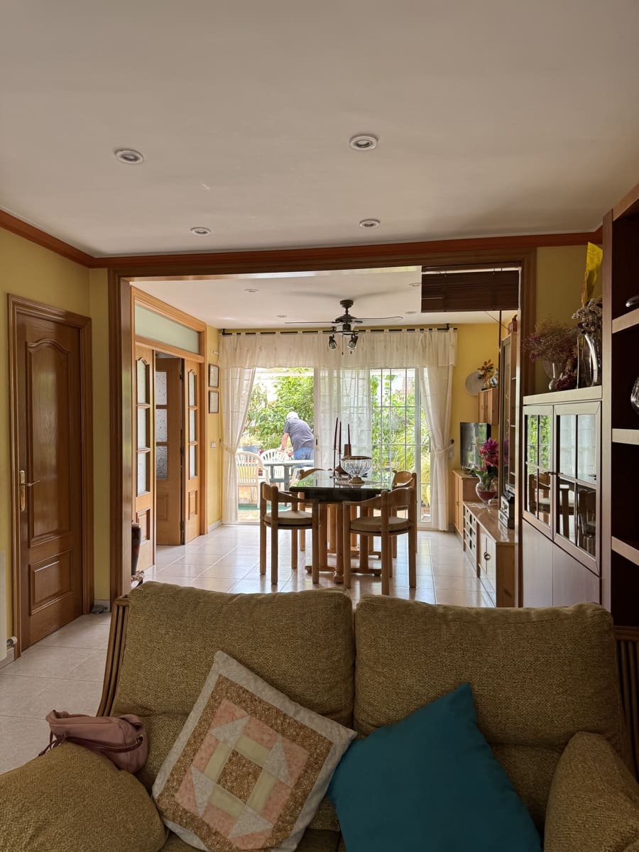 3 soverom Hus til salgs i Barcelona by med garasje - € 695 000 (Ref: 9988551)