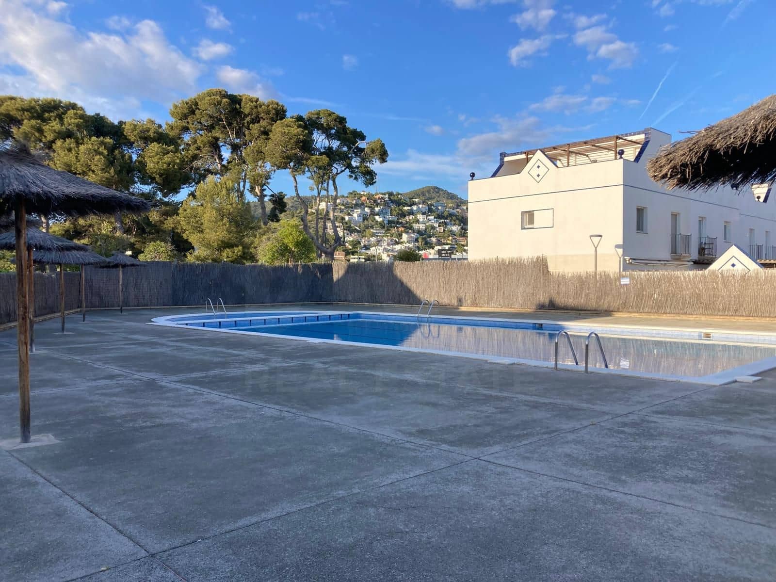 4 bedroom Terraced Villa for sale in Sitges with pool garage - € 790,000 (Ref: 9988552)