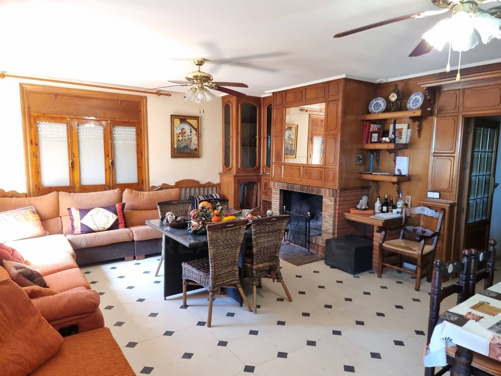 Chalet de 4 habitaciones en Sax en venta con piscina - 450.000 € (Ref: 9988554)