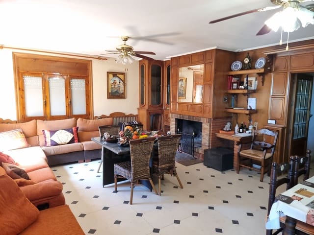 Chalet de 4 habitaciones en Sax en venta con piscina - 450.000 € (Ref: 9988554)