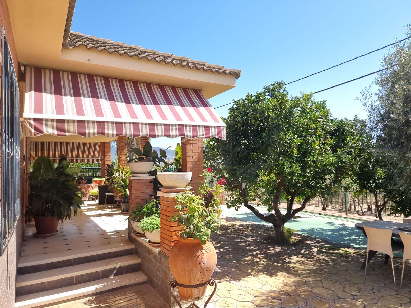 Chalet de 4 habitaciones en Sax en venta con piscina - 450.000 € (Ref: 9988554)