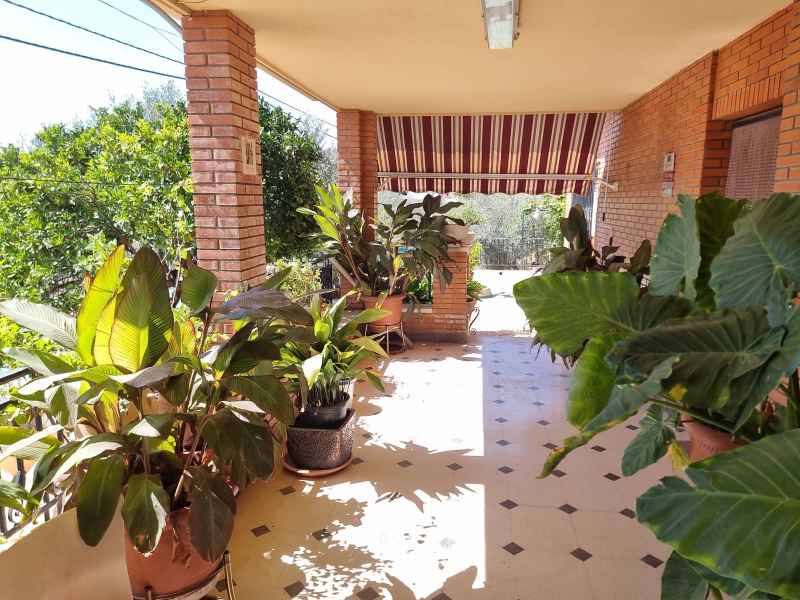 Chalet de 4 habitaciones en Sax en venta con piscina - 450.000 € (Ref: 9988554)