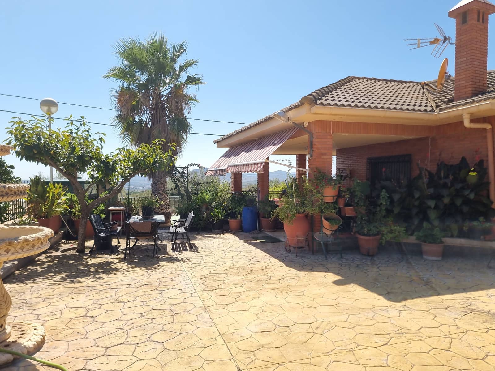 Chalet de 4 habitaciones en Sax en venta con piscina - 450.000 € (Ref: 9988554)