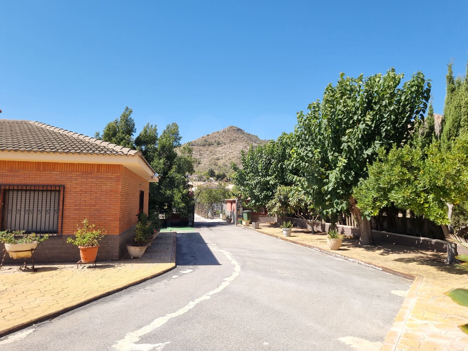Chalet de 4 habitaciones en Sax en venta con piscina - 450.000 € (Ref: 9988554)