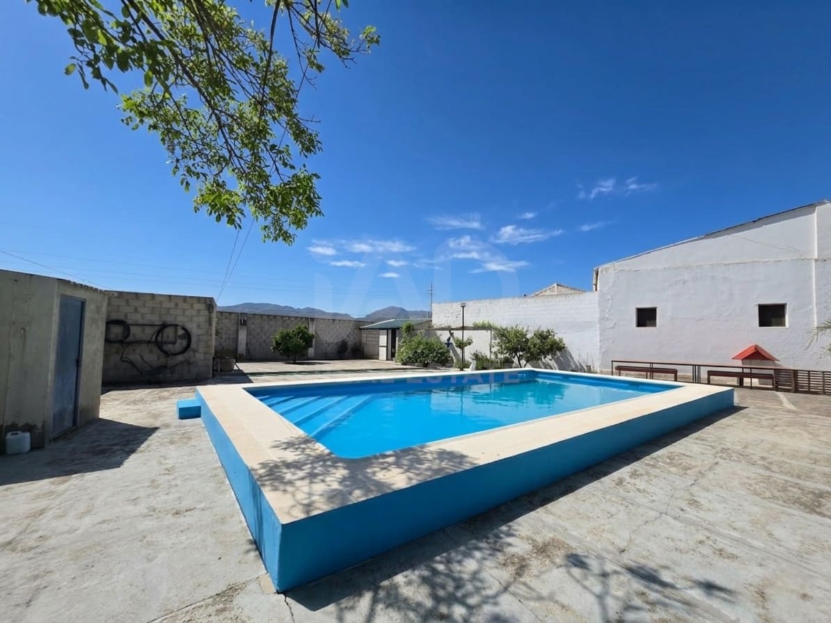 Casa de 5 habitaciones en Antequera en venta con piscina garaje - 500.000 € (Ref: 9988555)