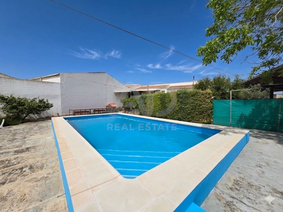 Casa de 5 habitaciones en Antequera en venta con piscina garaje - 500.000 € (Ref: 9988555)