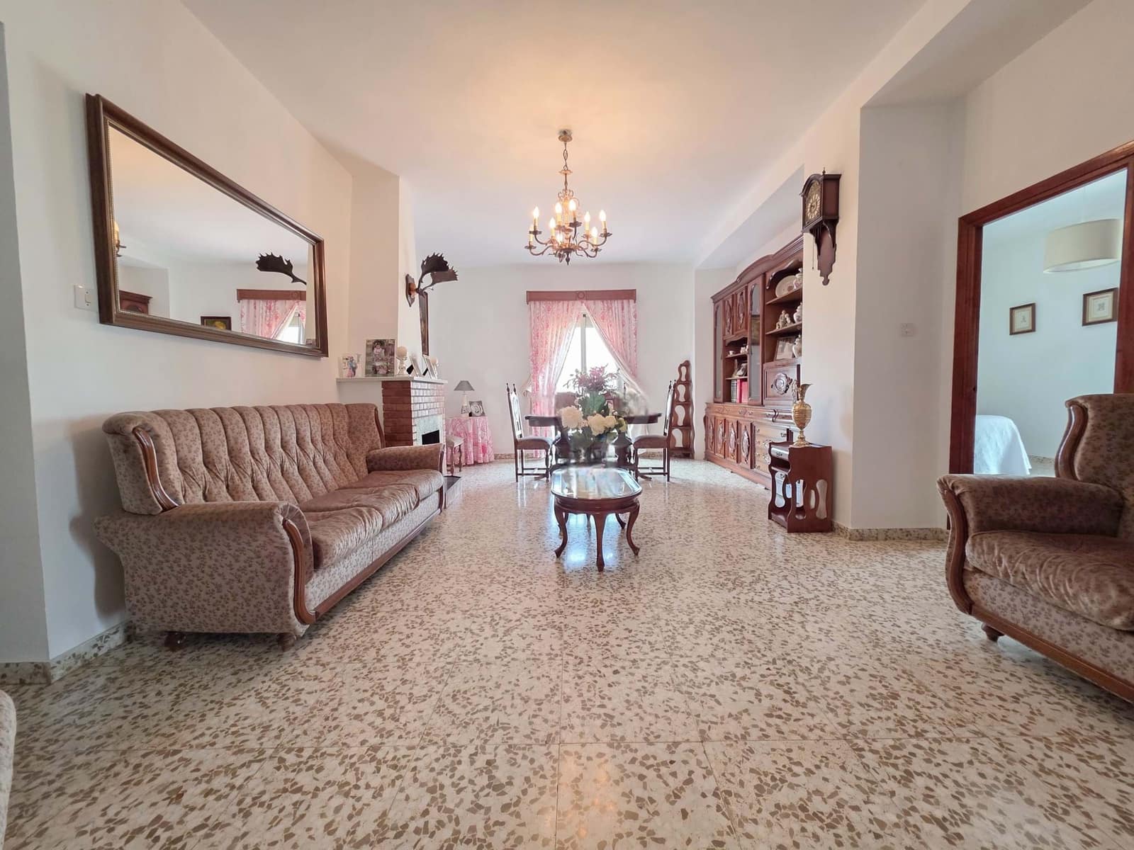 Casa de 5 habitaciones en Antequera en venta con piscina garaje - 500.000 € (Ref: 9988555)