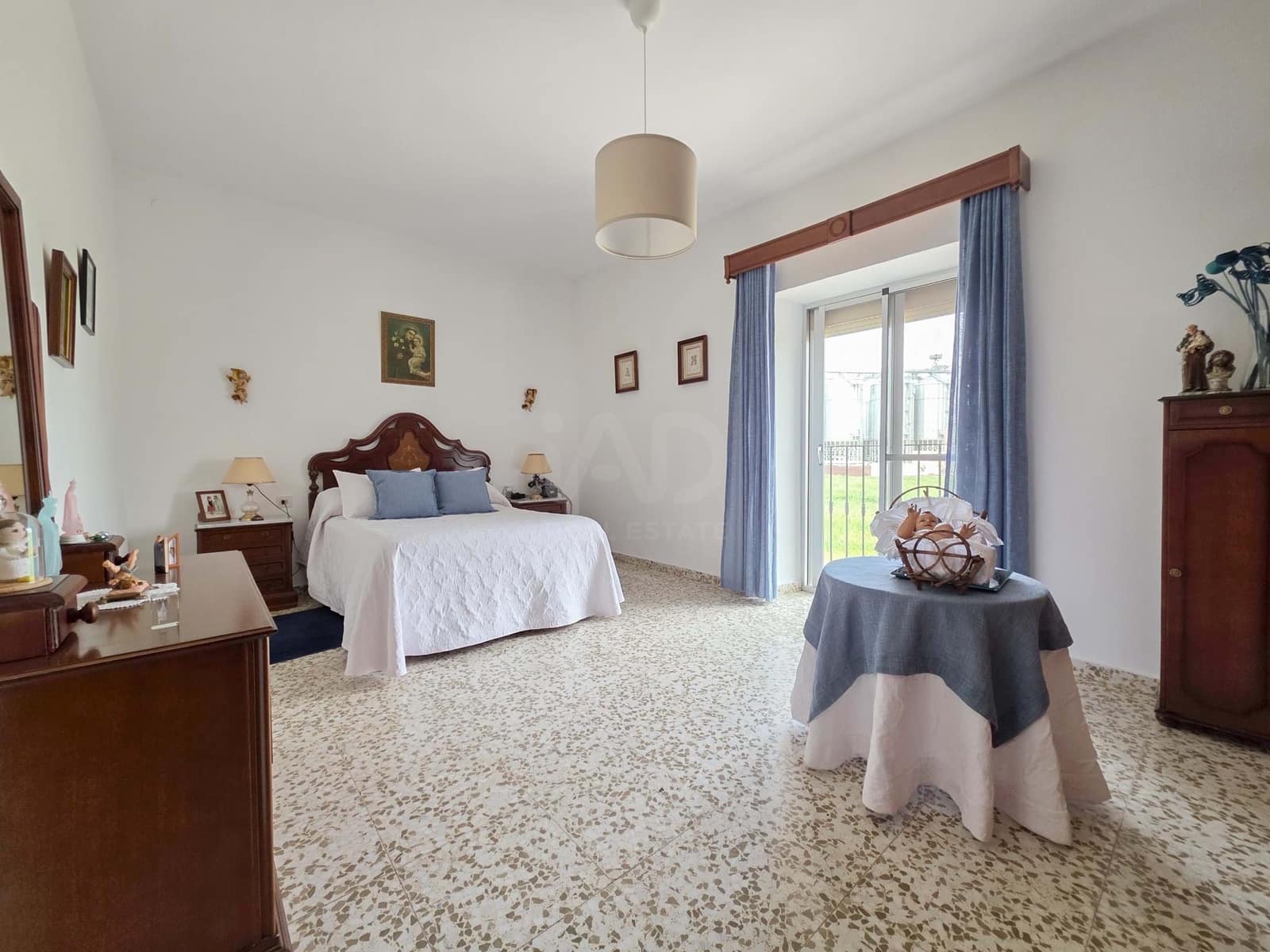 Casa de 5 habitaciones en Antequera en venta con piscina garaje - 500.000 € (Ref: 9988555)