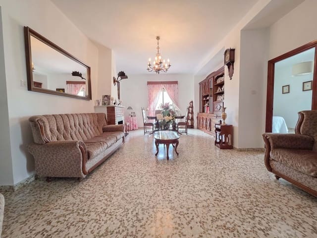 Casa de 5 habitaciones en Antequera en venta con piscina garaje - 500.000 € (Ref: 9988555)