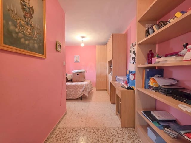 Casa de 5 habitaciones en Antequera en venta con piscina garaje - 500.000 € (Ref: 9988555)
