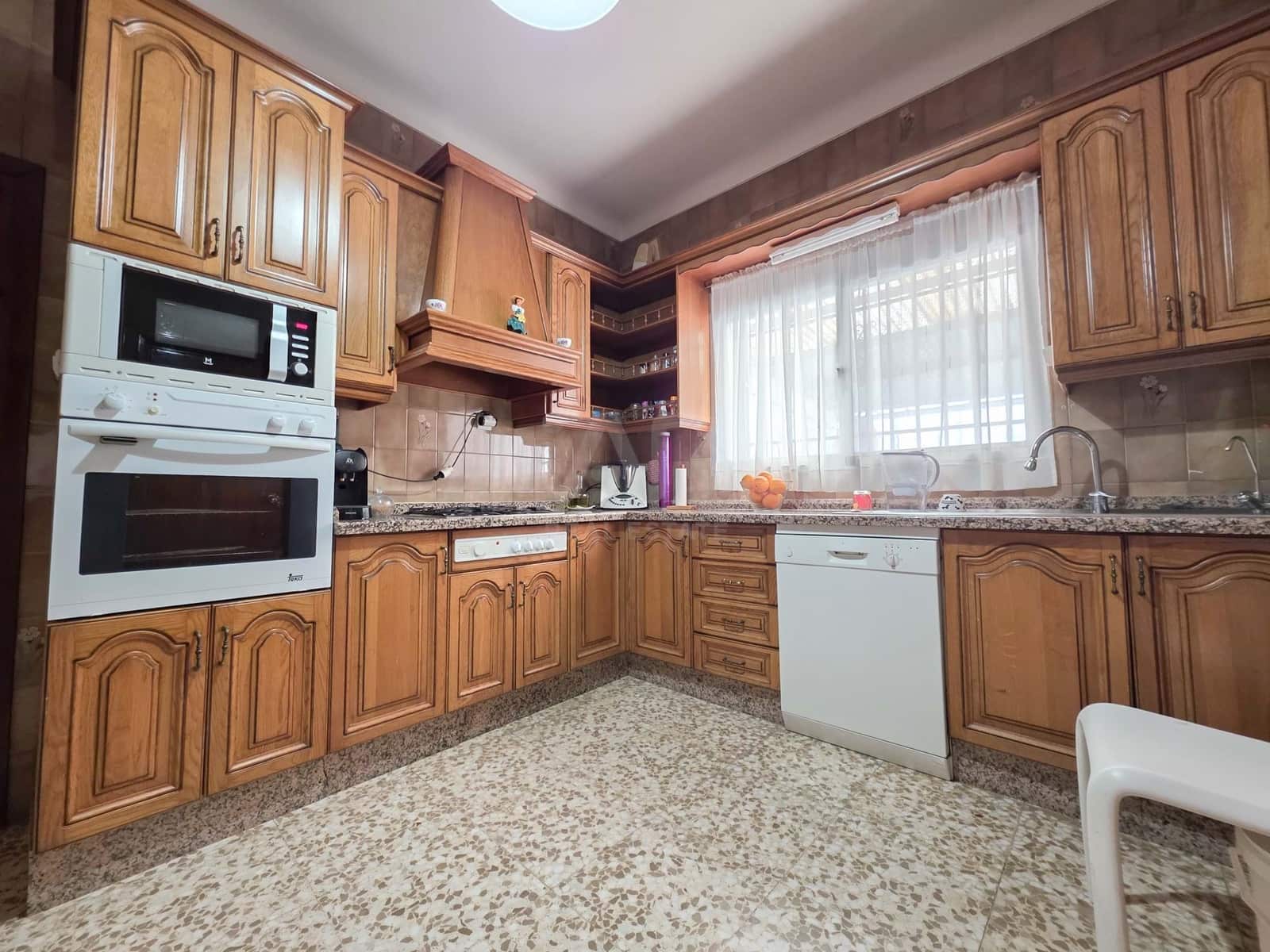 Casa de 5 habitaciones en Antequera en venta con piscina garaje - 500.000 € (Ref: 9988555)