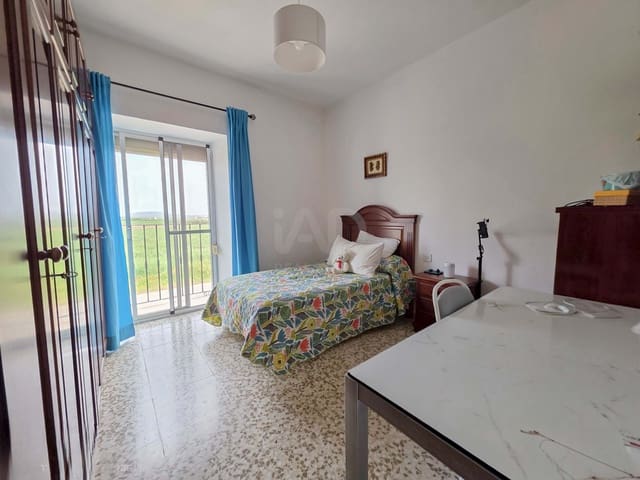 Casa de 5 habitaciones en Antequera en venta con piscina garaje - 500.000 € (Ref: 9988555)