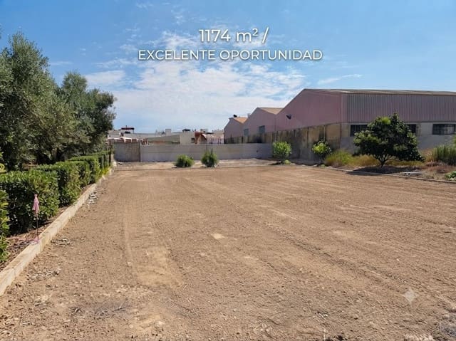 Ubebygd land til salgs i Valencia by - € 130 000 (Ref: 9988558)
