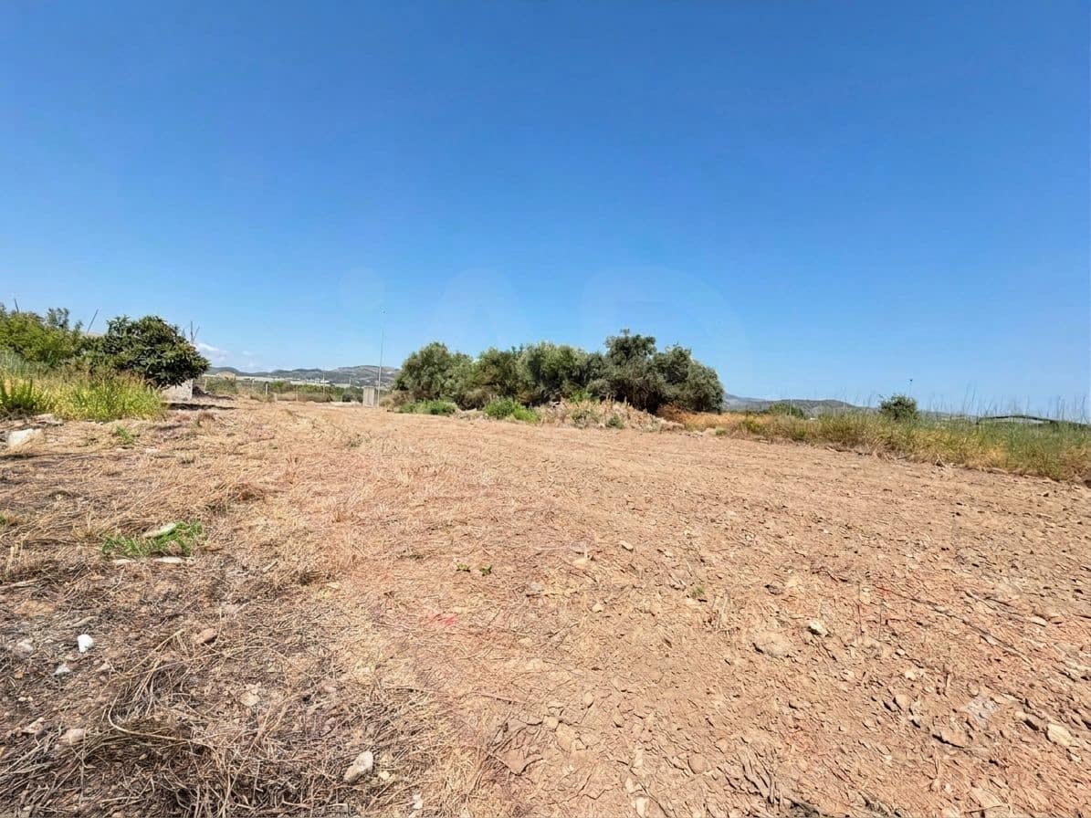 Ubebygd land til salgs i Valencia by - € 130 000 (Ref: 9988558)