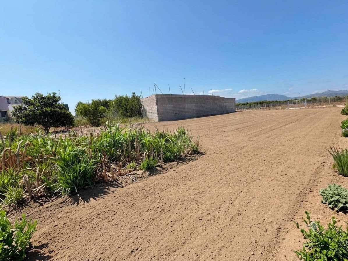 Ubebygd land til salgs i Valencia by - € 130 000 (Ref: 9988558)
