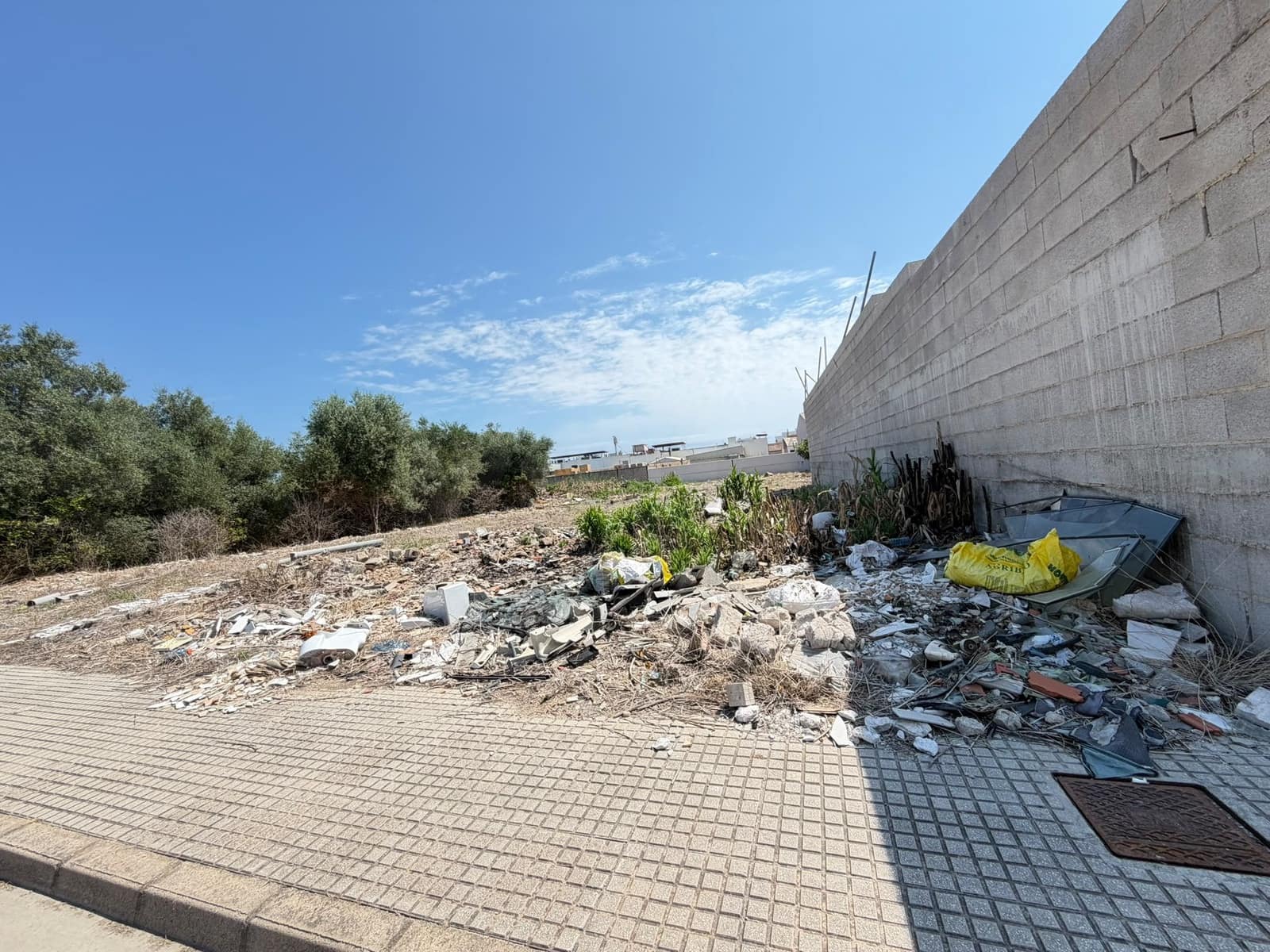 Ubebygd land til salgs i Valencia by - € 130 000 (Ref: 9988558)