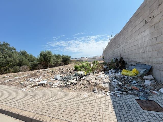 Ubebygd land til salgs i Valencia by - € 130 000 (Ref: 9988558)